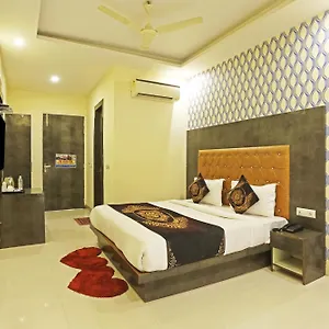 Smart Signature Delhi Airport ホテル