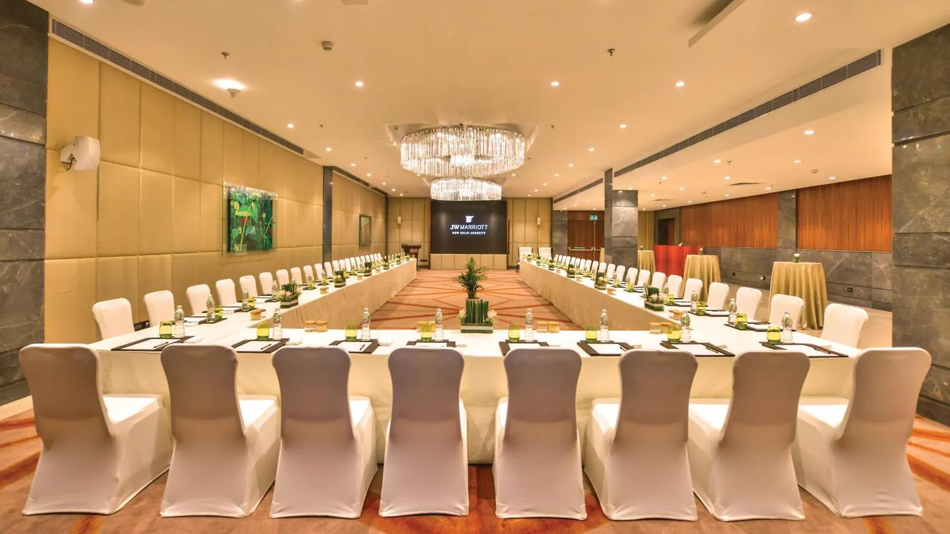 Jw Marriott Hotel New Delhi Aerocity