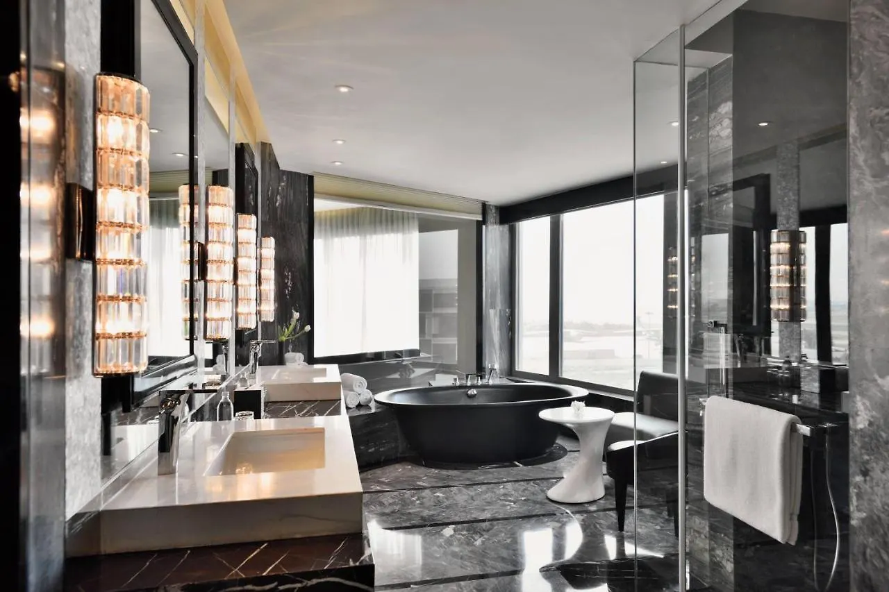 *****  JW Marriott Hotel New Delhi Aerocity India