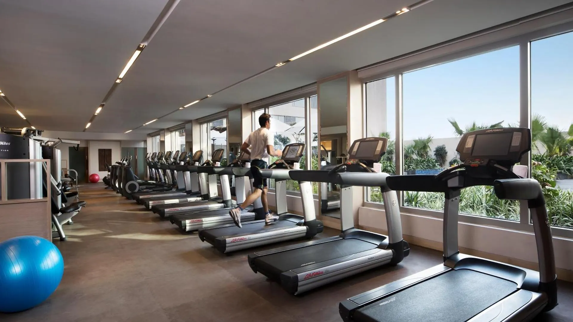 JW Marriott Hotel New Delhi Aerocity 5*,  India